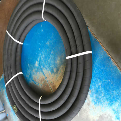 Steam hose with four layers of steel wire winding for enhanced working pressure of 1.8MPa and burst
